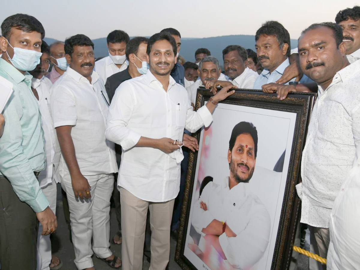 CM Jagan Kadapa Tour Photo Gallery - Sakshi10