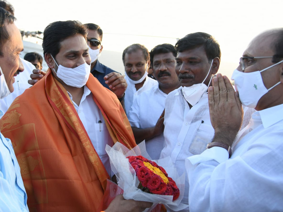 CM Jagan Kadapa Tour Photo Gallery - Sakshi5