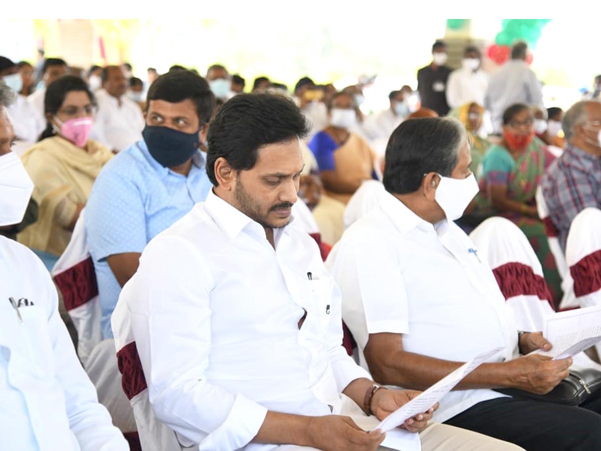 AP CM Jagan Christmas Celebrations in YSR District - Sakshi1