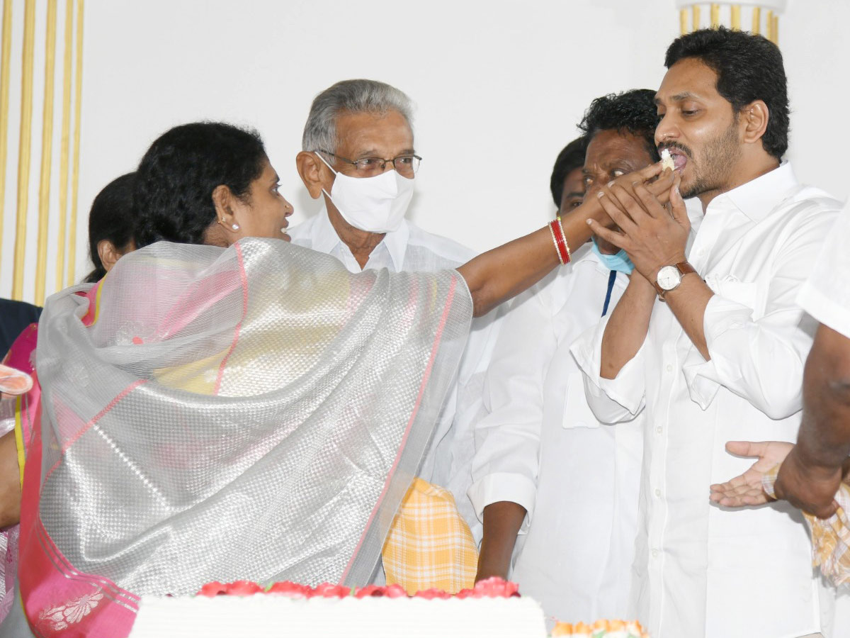 AP CM Jagan Christmas Celebrations in YSR District - Sakshi18