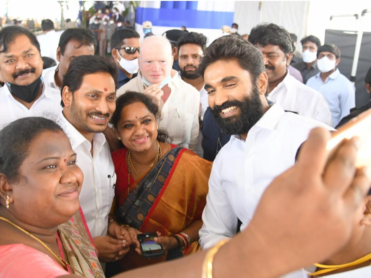 YS Jagan Mohan Reddy Lanch YSR Housing Scheme Photo Gallery - Sakshi41