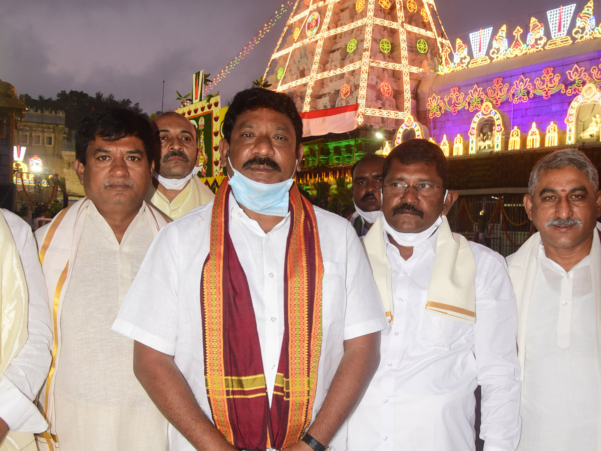 Srivari Chakrasnanam Grandly Held in Tirumala - Sakshi20