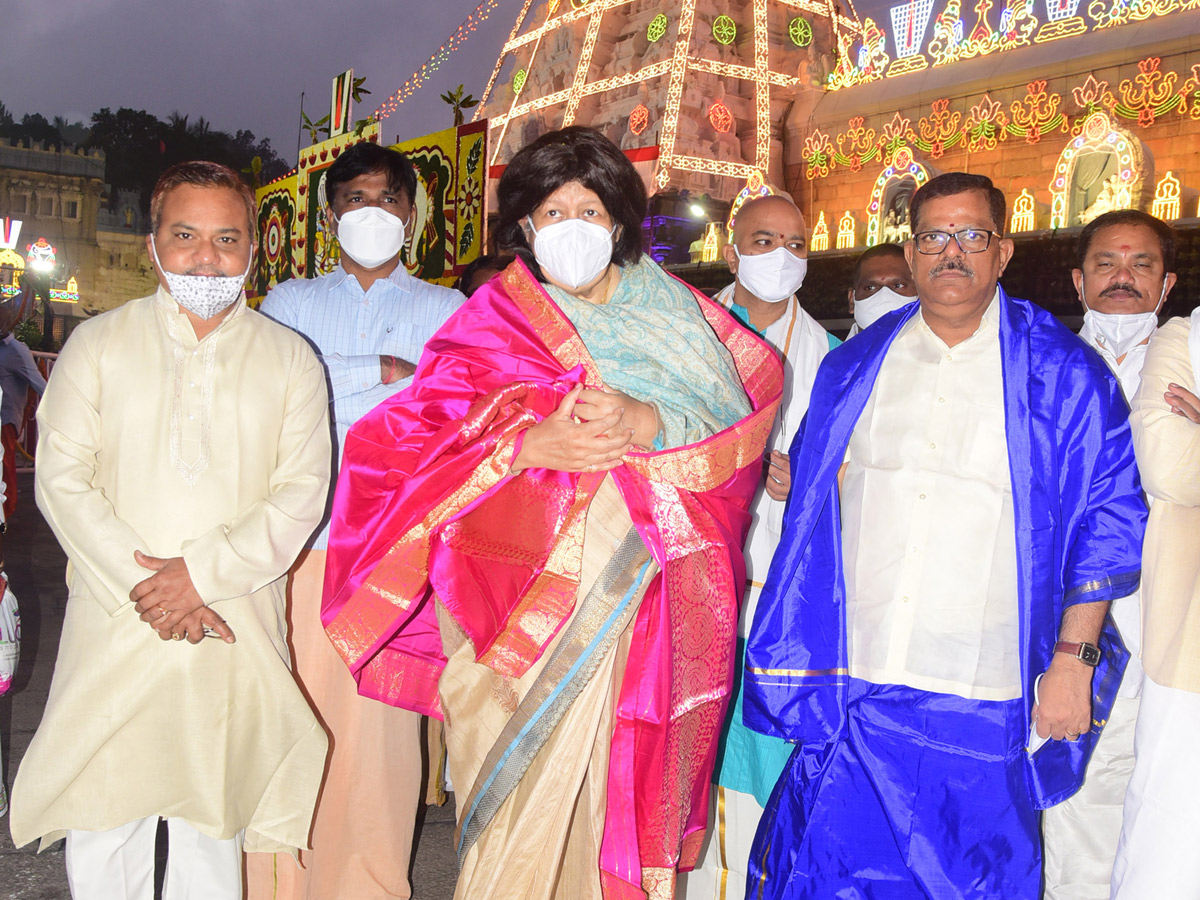 Srivari Chakrasnanam Grandly Held in Tirumala - Sakshi25