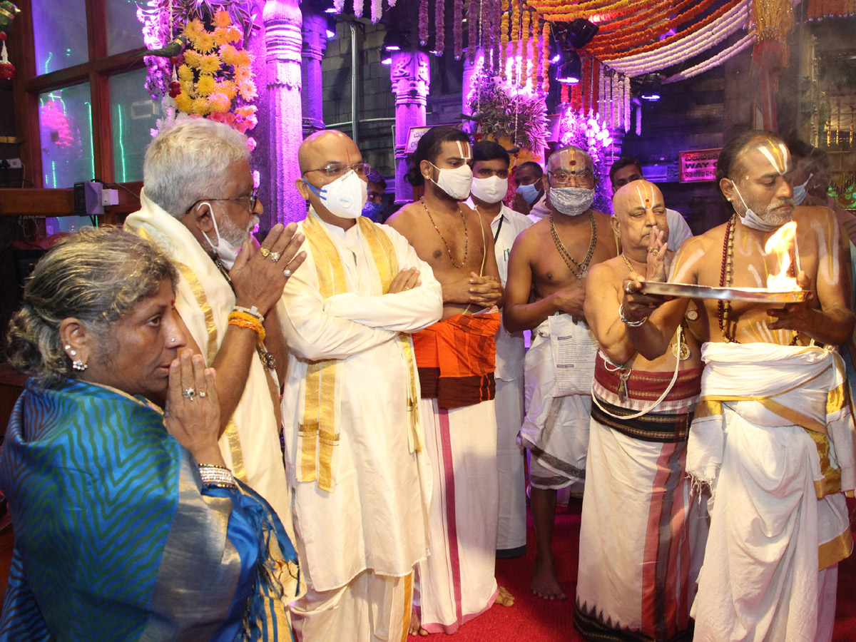 Srivari Chakrasnanam Grandly Held in Tirumala - Sakshi5