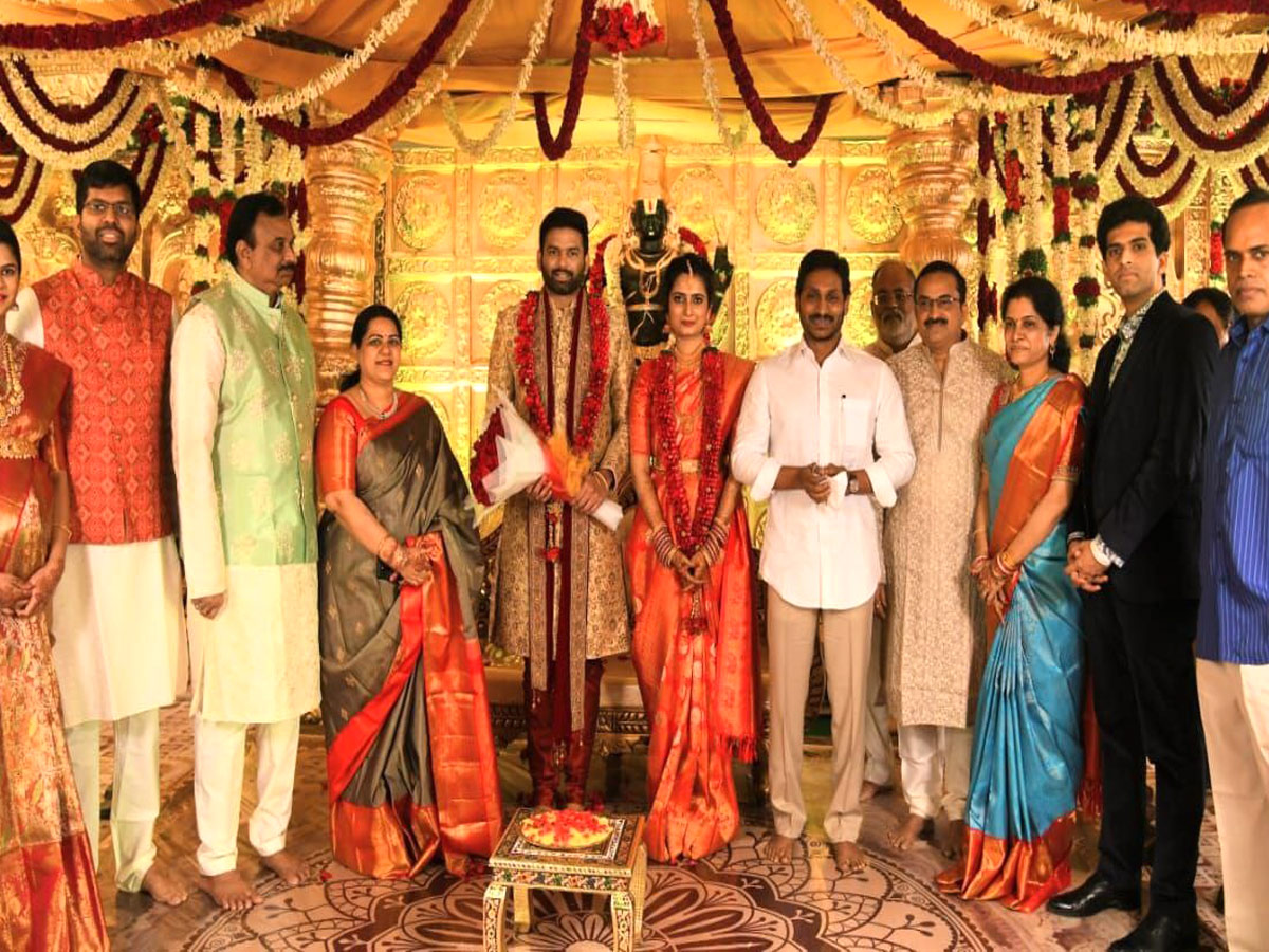 cm-ys-jagan-and-governor-attends-wedding - Sakshi2