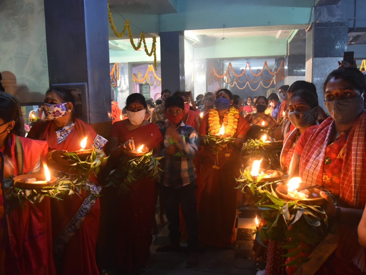 Kalasha Jyothi Mahotsavam in Vijayawada Photo Gallery - Sakshi5