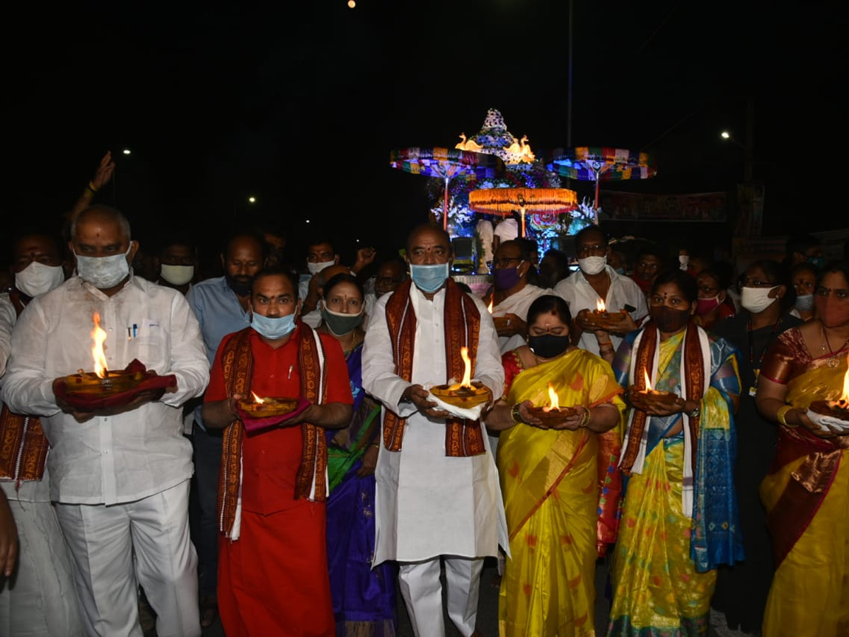 Kalasha Jyothi Mahotsavam in Vijayawada Photo Gallery - Sakshi6