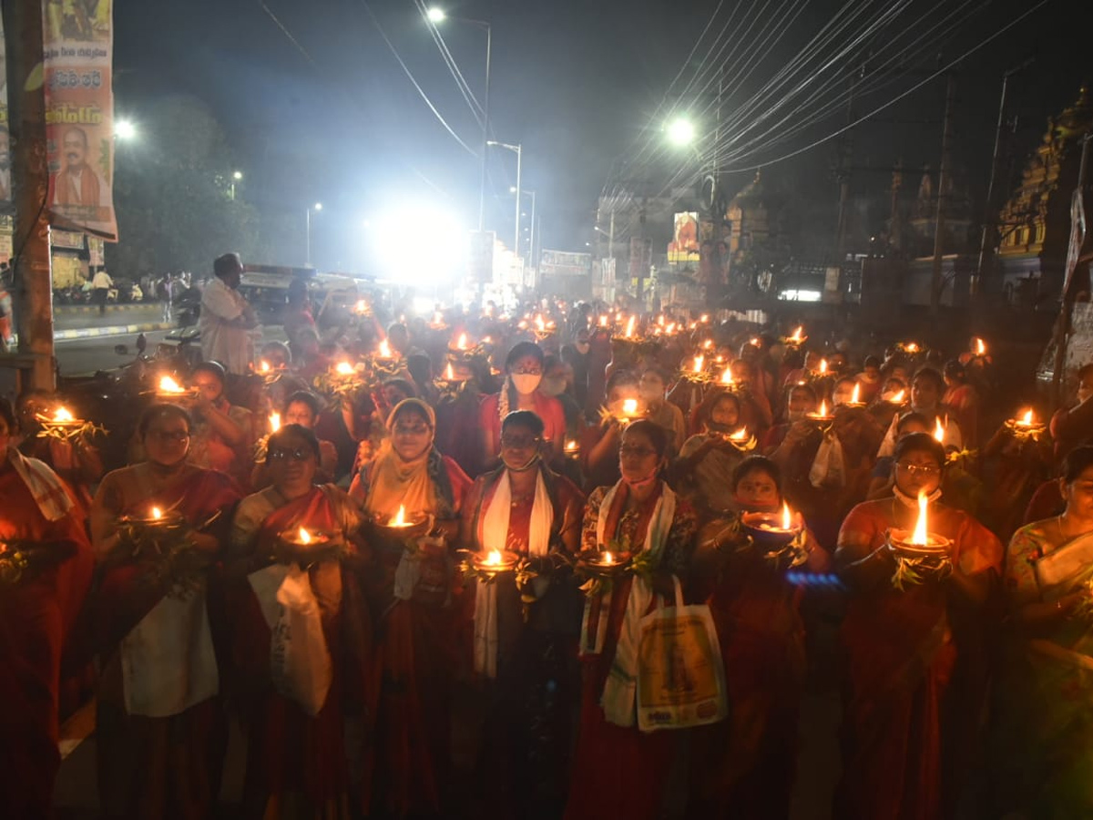 Kalasha Jyothi Mahotsavam in Vijayawada Photo Gallery - Sakshi7