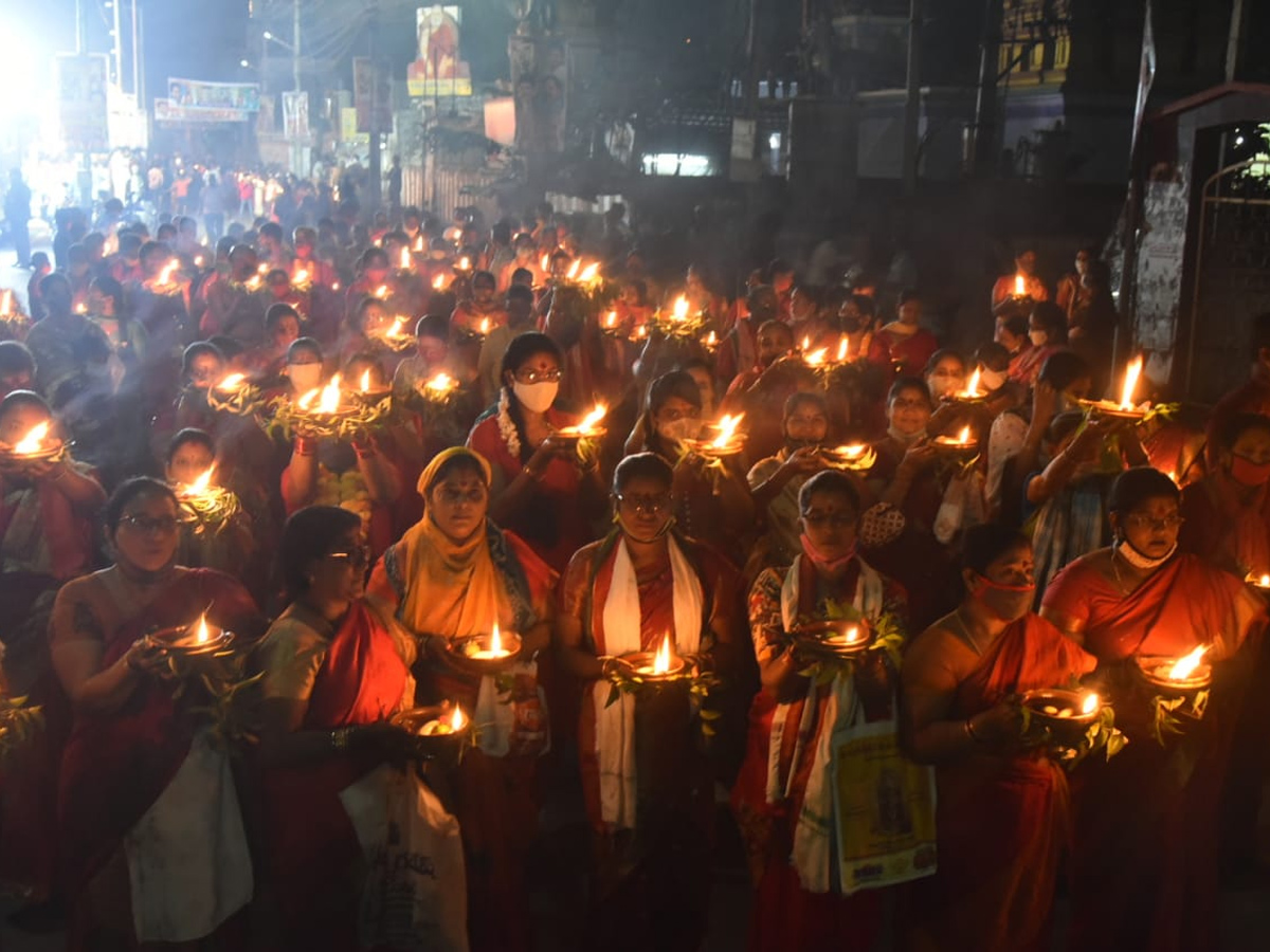 Kalasha Jyothi Mahotsavam in Vijayawada Photo Gallery - Sakshi9