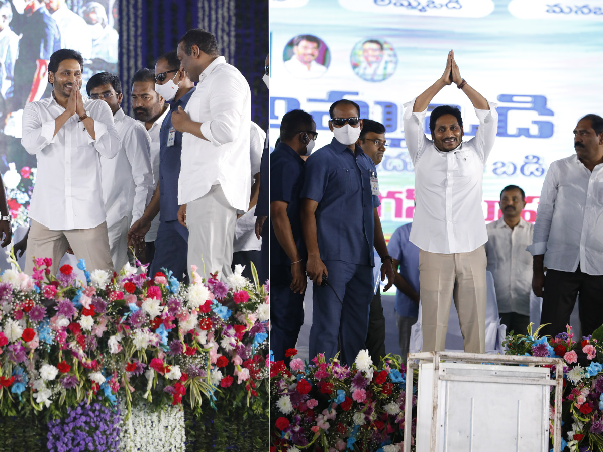 CM YS Jagan launched Second Phase of Amma Vodi Scheme PHoto Gallery - Sakshi15