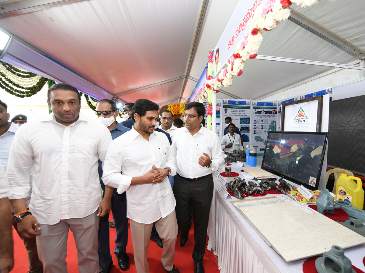 CM YS Jagan launched Second Phase of Amma Vodi Scheme PHoto Gallery - Sakshi19