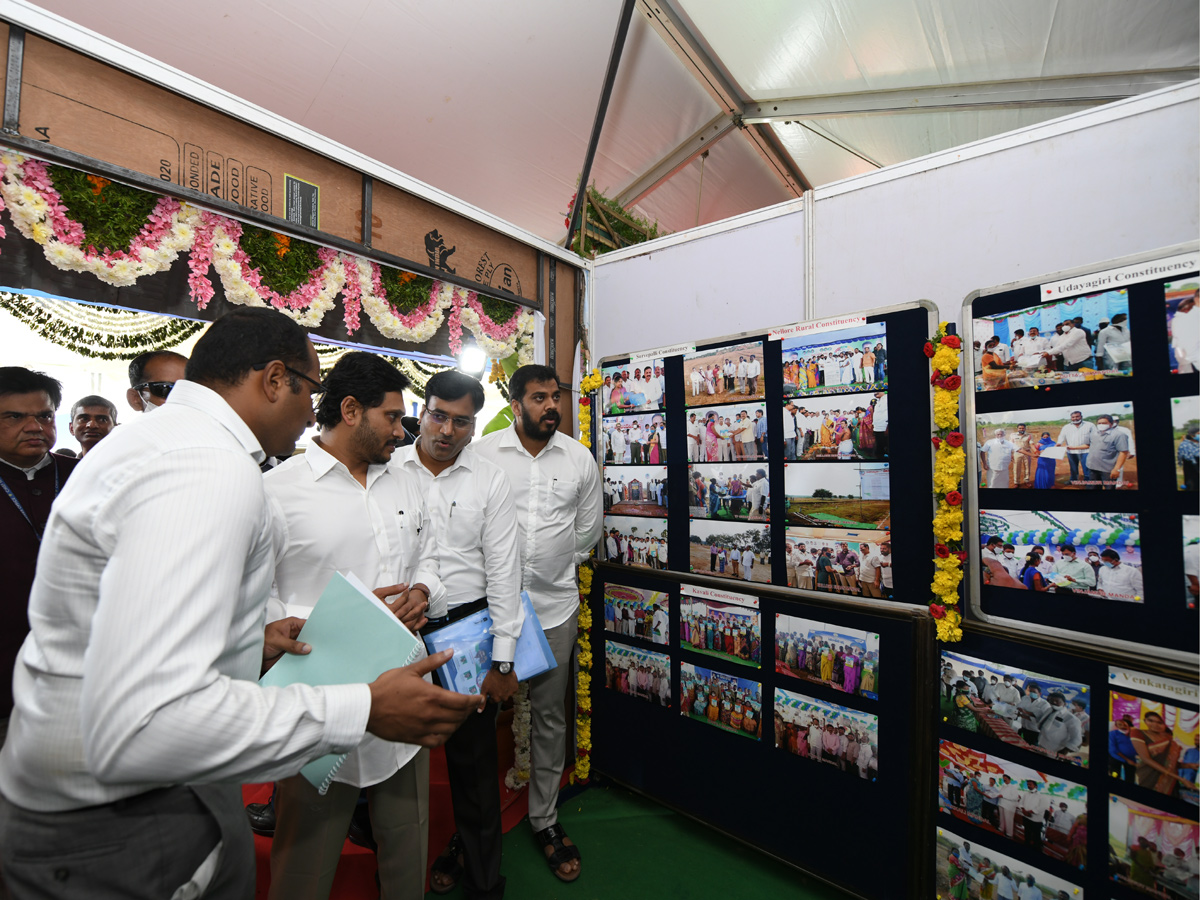 CM YS Jagan launched Second Phase of Amma Vodi Scheme PHoto Gallery - Sakshi21