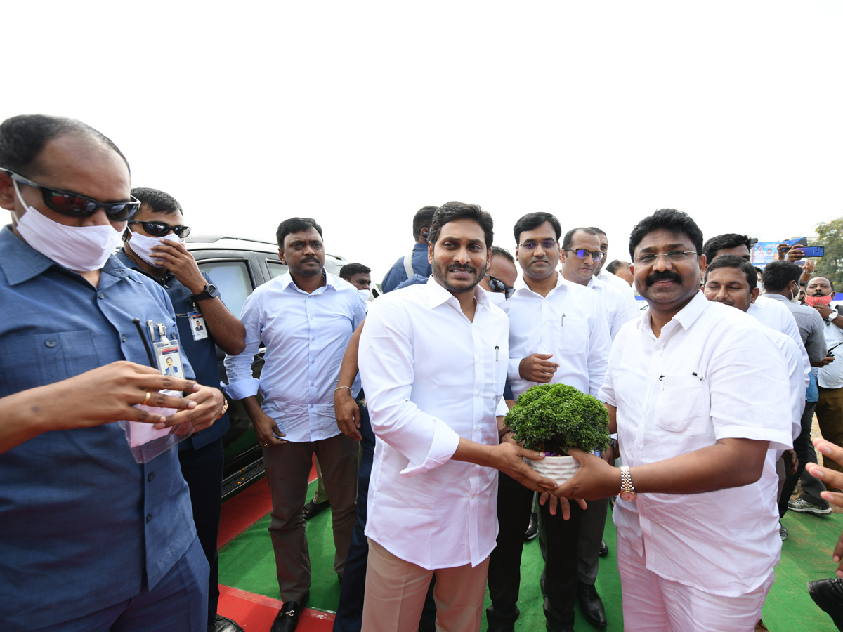 CM YS Jagan launched Second Phase of Amma Vodi Scheme PHoto Gallery - Sakshi33