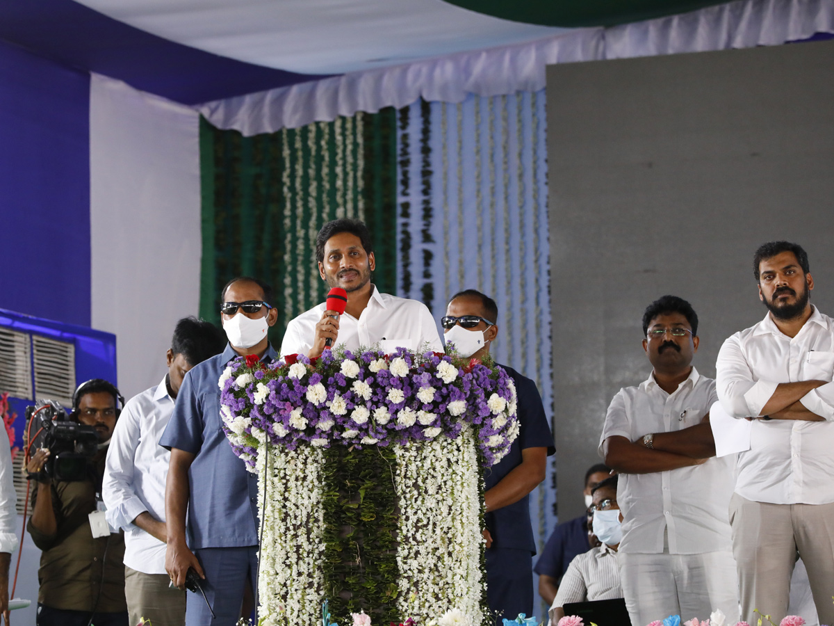 CM YS Jagan launched Second Phase of Amma Vodi Scheme PHoto Gallery - Sakshi6