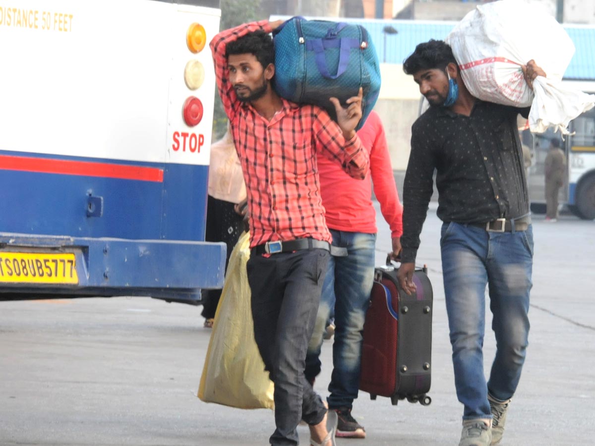 People Going To Their Hometown During Sankranthi Festival At; Jbs photo gallery - Sakshi11