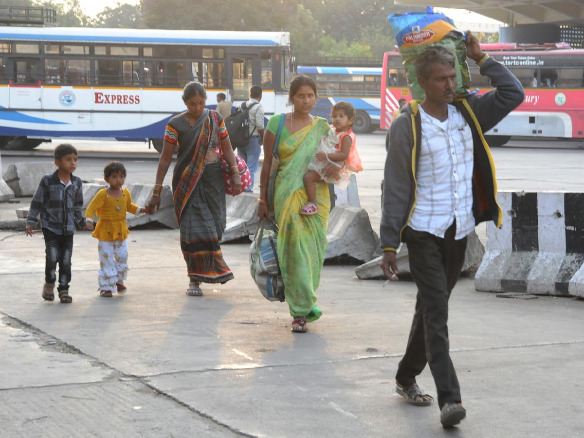 People Going To Their Hometown During Sankranthi Festival At; Jbs photo gallery - Sakshi12