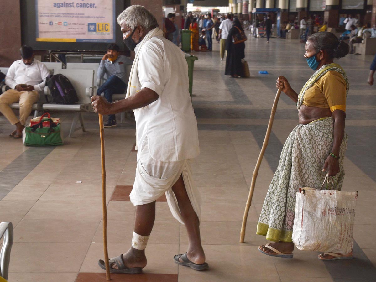 People Going To Their Hometown During Sankranthi Festival At; Jbs photo gallery - Sakshi23