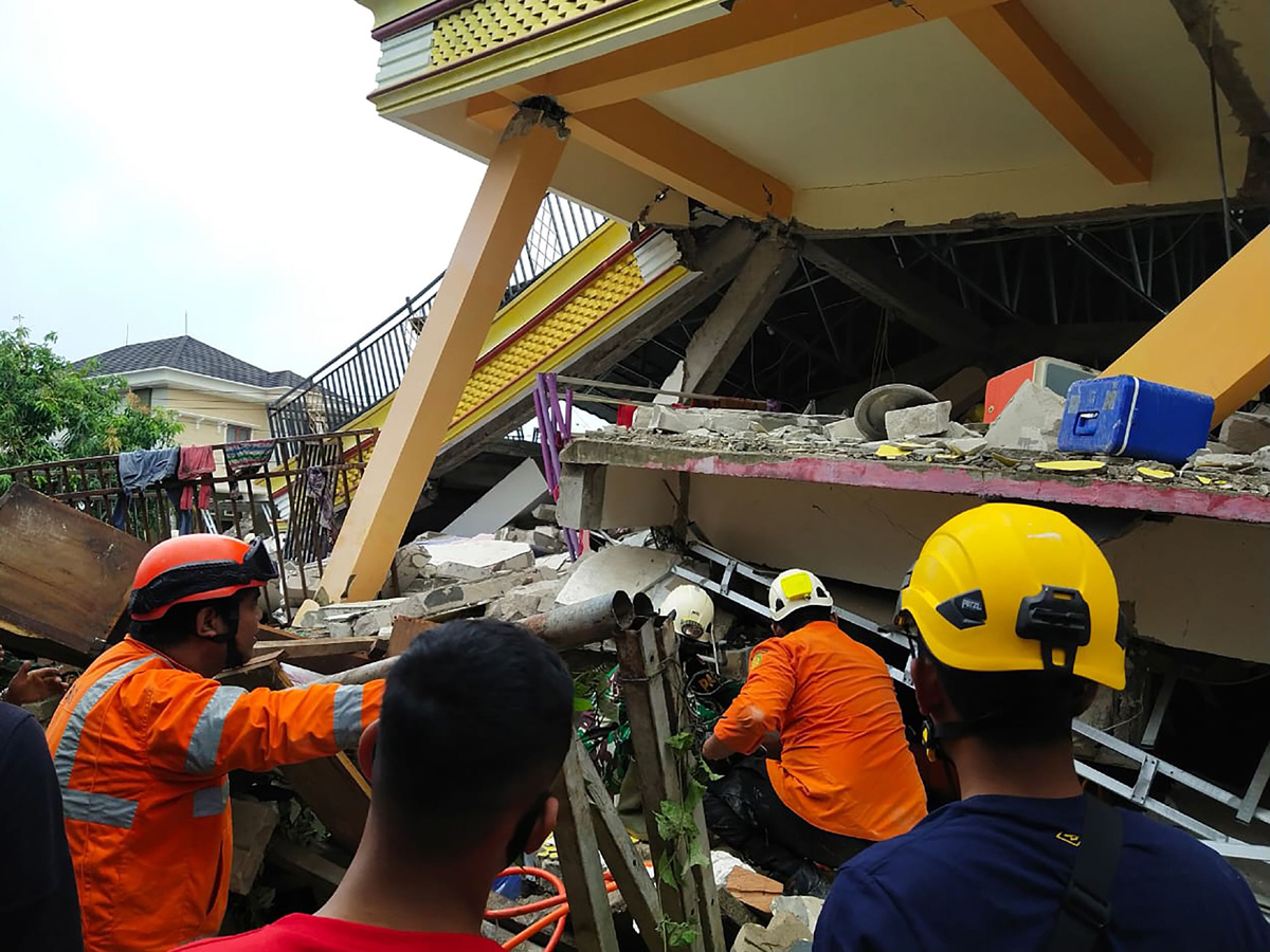 Indonesia Earthquake - Sakshi1