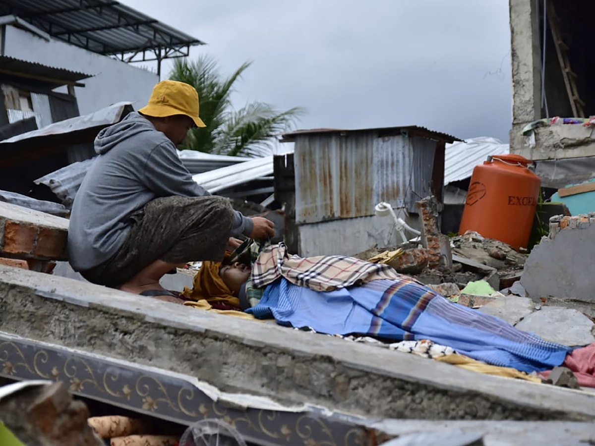 Indonesia Earthquake - Sakshi7