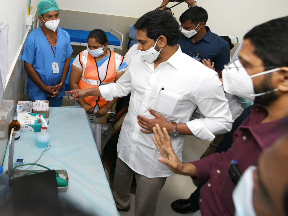 CM YS Jagan Launches Covid Vaccination Program In Vijayawada Photo Gallery - Sakshi5