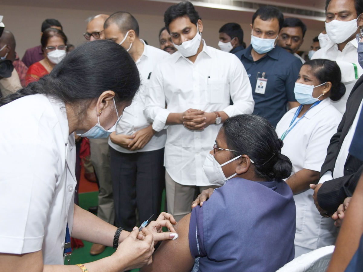 CM YS Jagan Launches Covid Vaccination Program In Vijayawada Photo Gallery - Sakshi9