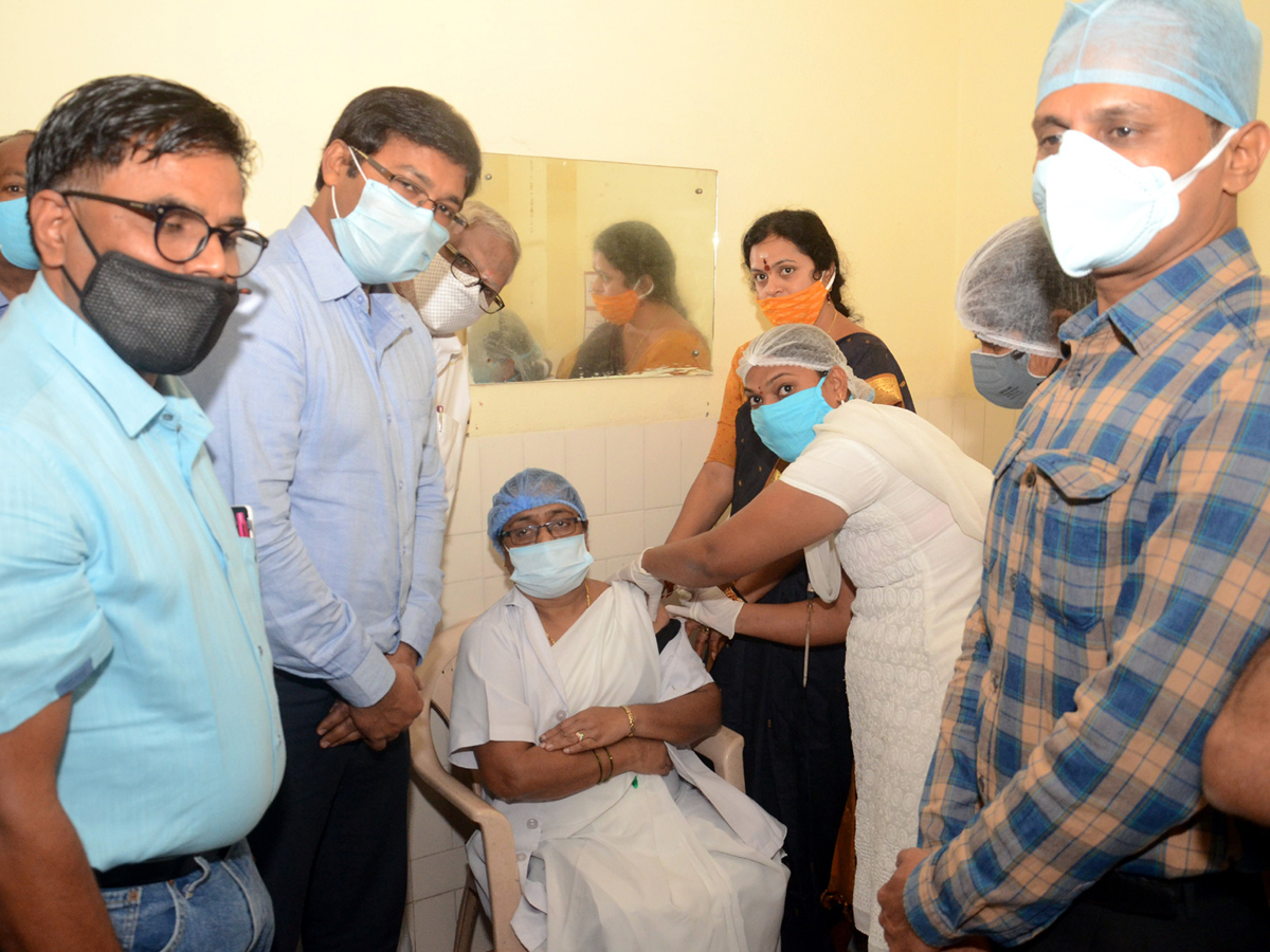 COVID vaccination drive action plan in Telugu states Photo Gallery - Sakshi11