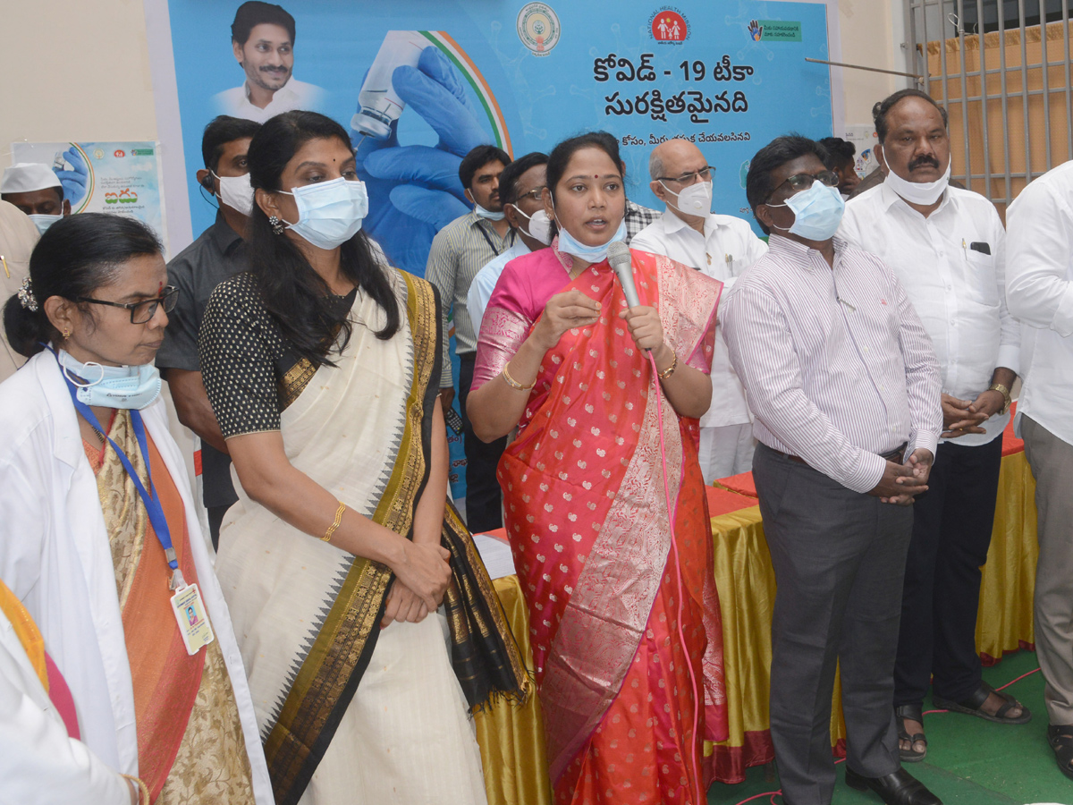 COVID vaccination drive action plan in Telugu states Photo Gallery - Sakshi5