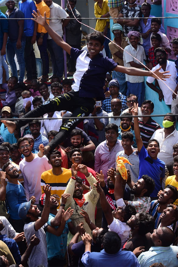 Jallikattu celebrated in Chittoor Photo Gallery - Sakshi48