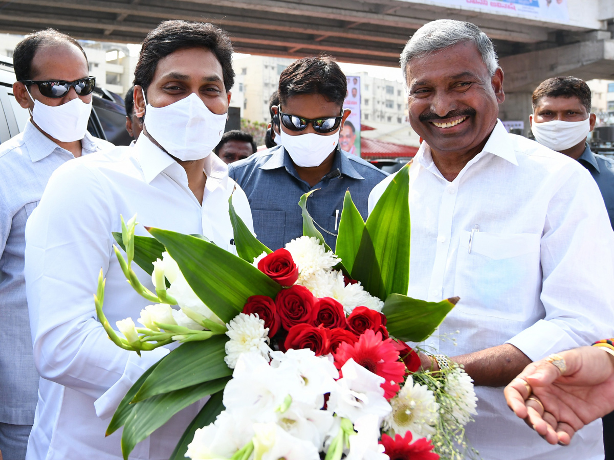 CM YS Jagan To Launch Ration Door Delivery Vehicles  - Sakshi3