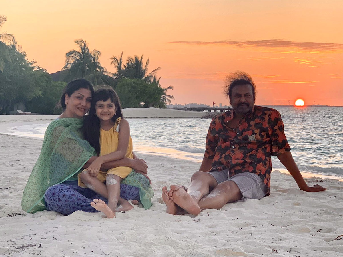 Manchu Family Enjoying Vacation In Maldives Photo Gallery - Sakshi2