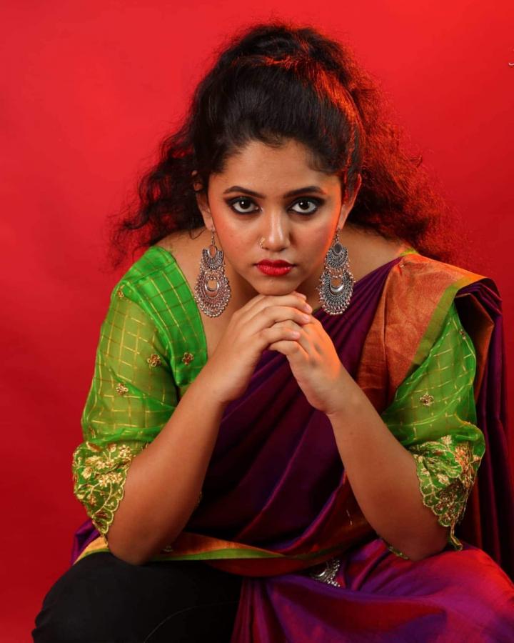 Annie  New Looks Photo Gallery - Sakshi3