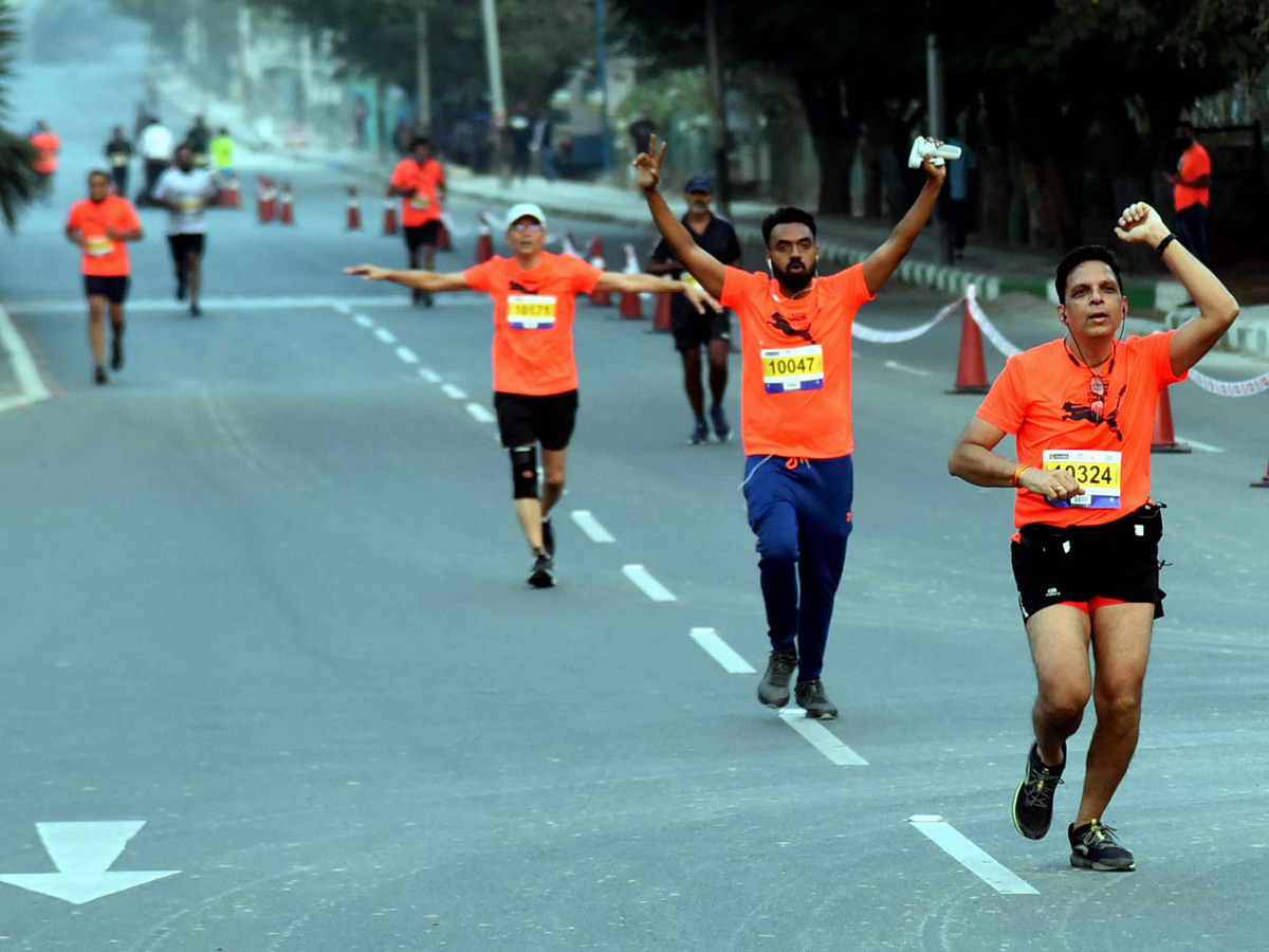 10km and 5km Runs Held at Hyderabad Cable Bridge - Sakshi13