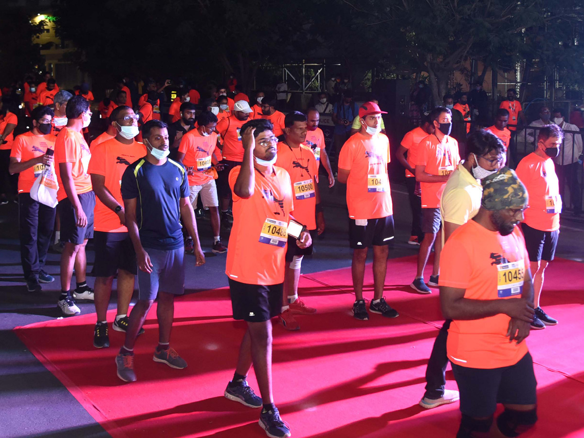 10km and 5km Runs Held at Hyderabad Cable Bridge - Sakshi15