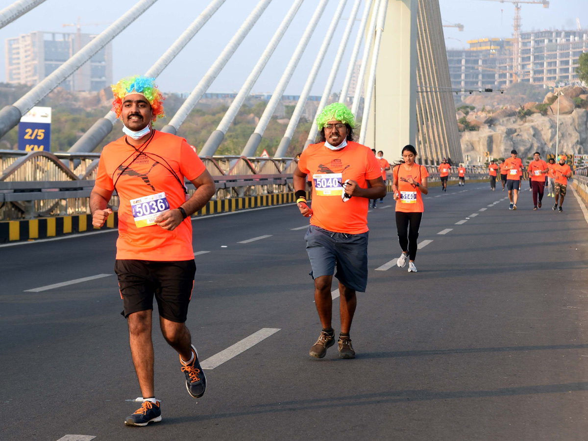 10km and 5km Runs Held at Hyderabad Cable Bridge - Sakshi18