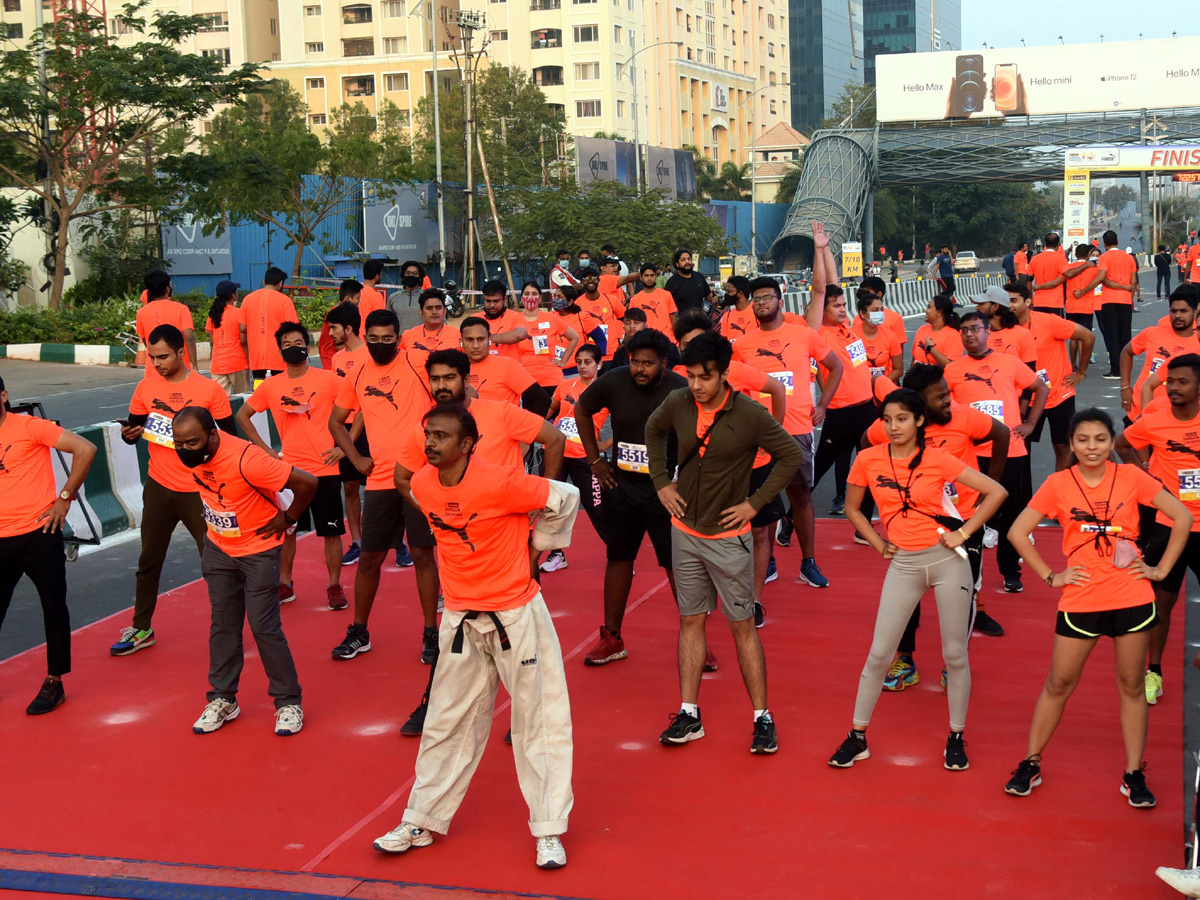 10km and 5km Runs Held at Hyderabad Cable Bridge - Sakshi5