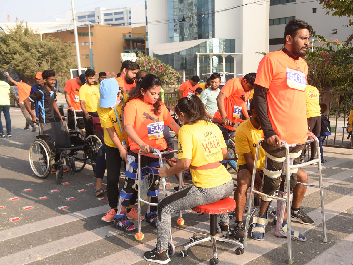 10km and 5km Runs Held at Hyderabad Cable Bridge - Sakshi9