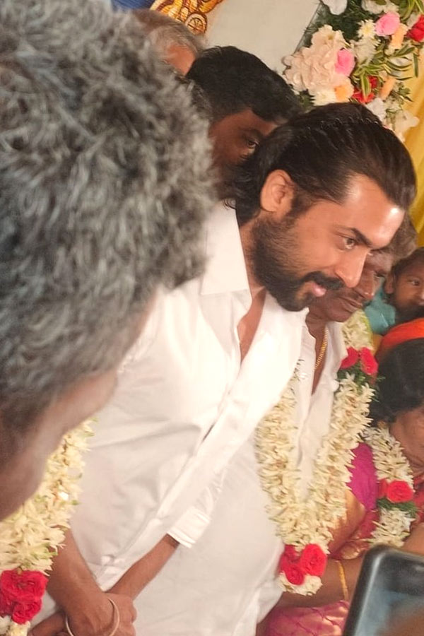 Suriya Attends His Fan Club Member Hari's Wedding.  - Sakshi12