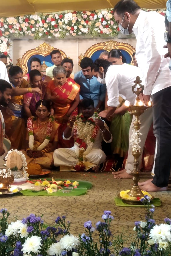 Suriya Attends His Fan Club Member Hari's Wedding.  - Sakshi13