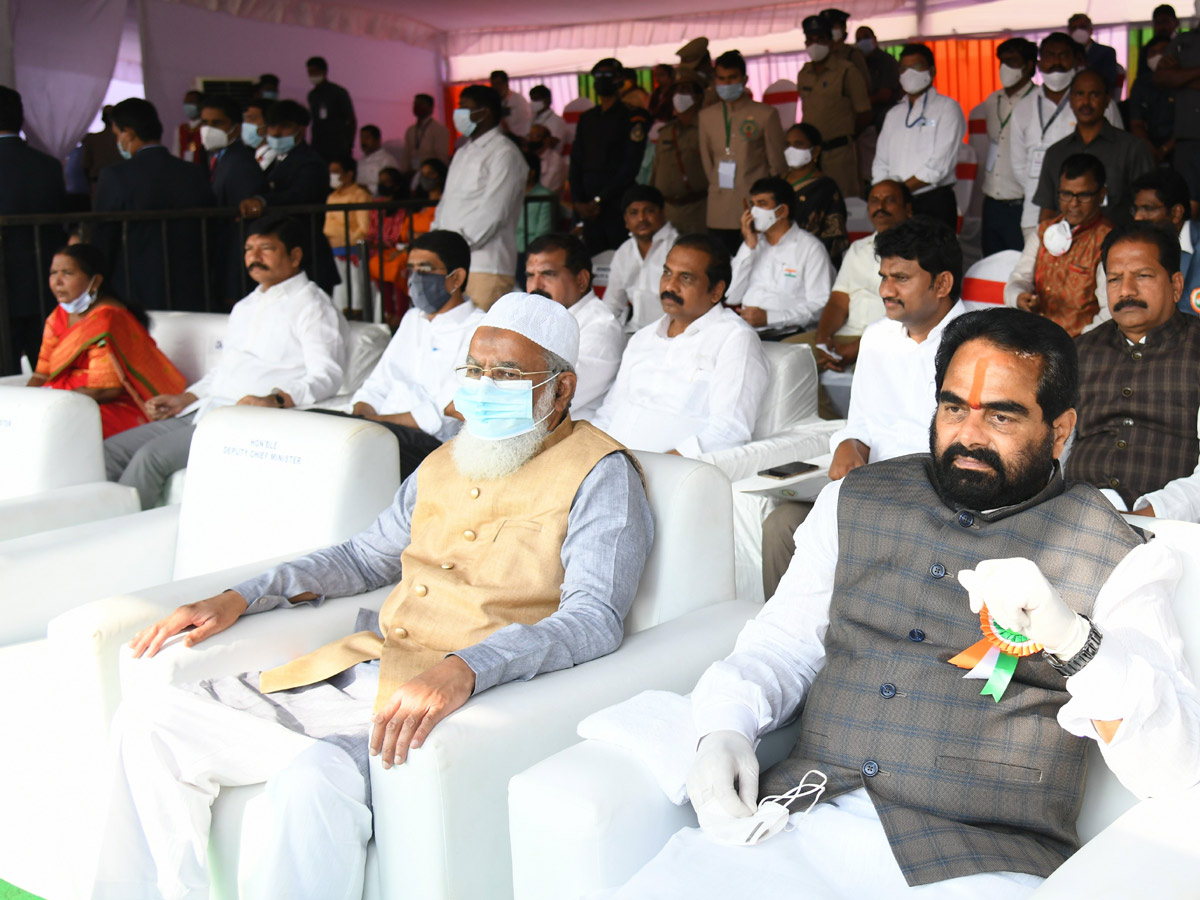 A.P Governor and CM attend Republic Day celebrations Photo Gallery - Sakshi7