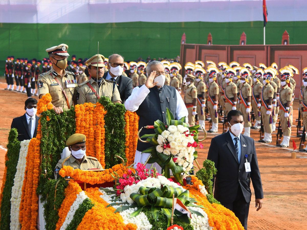 A.P Governor and CM attend Republic Day celebrations Photo Gallery - Sakshi28