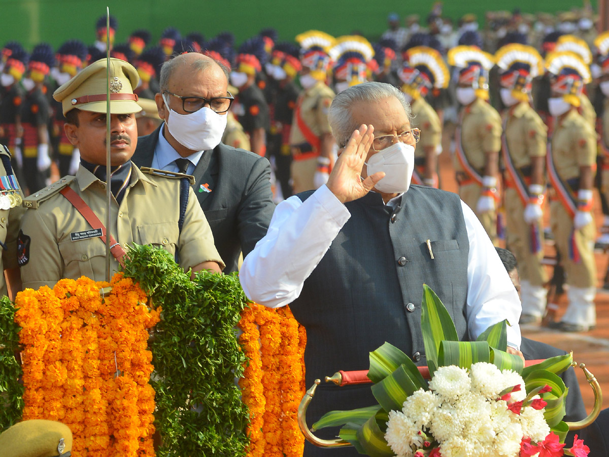 A.P Governor and CM attend Republic Day celebrations Photo Gallery - Sakshi14