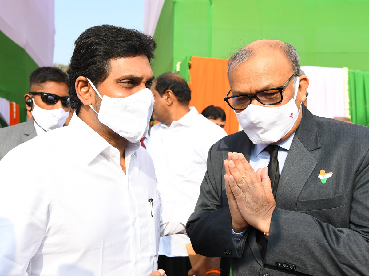 A.P Governor and CM attend Republic Day celebrations Photo Gallery - Sakshi11