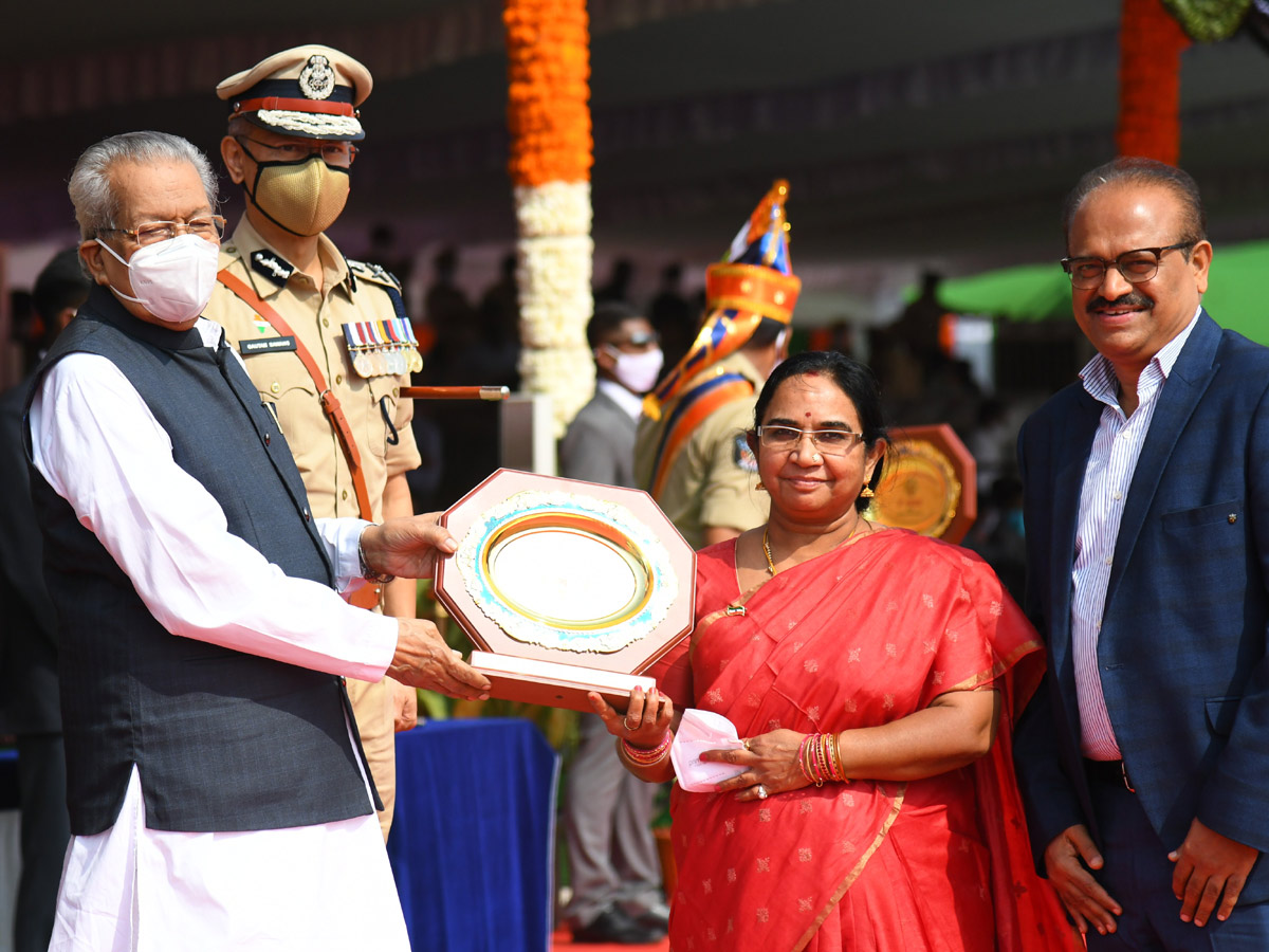 A.P Governor and CM attend Republic Day celebrations Photo Gallery - Sakshi18