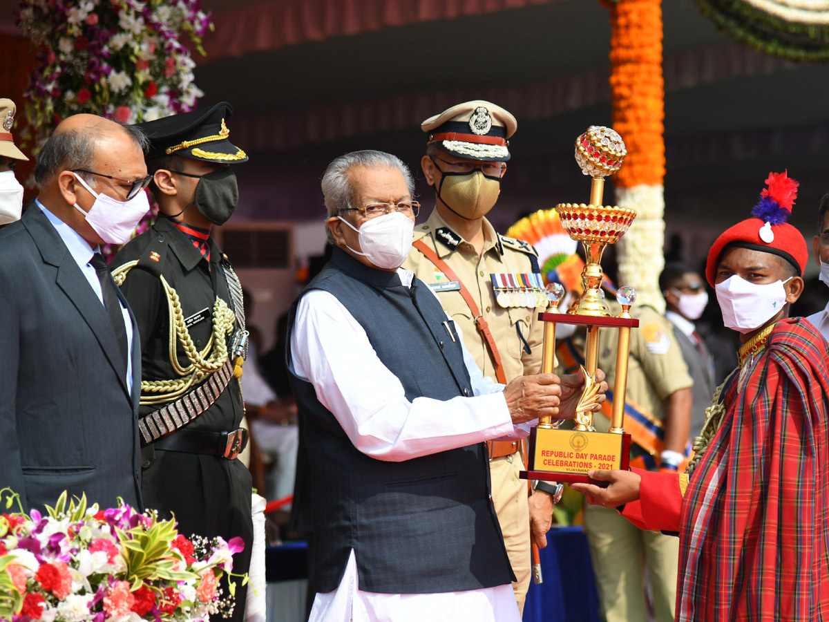 A.P Governor and CM attend Republic Day celebrations Photo Gallery - Sakshi19