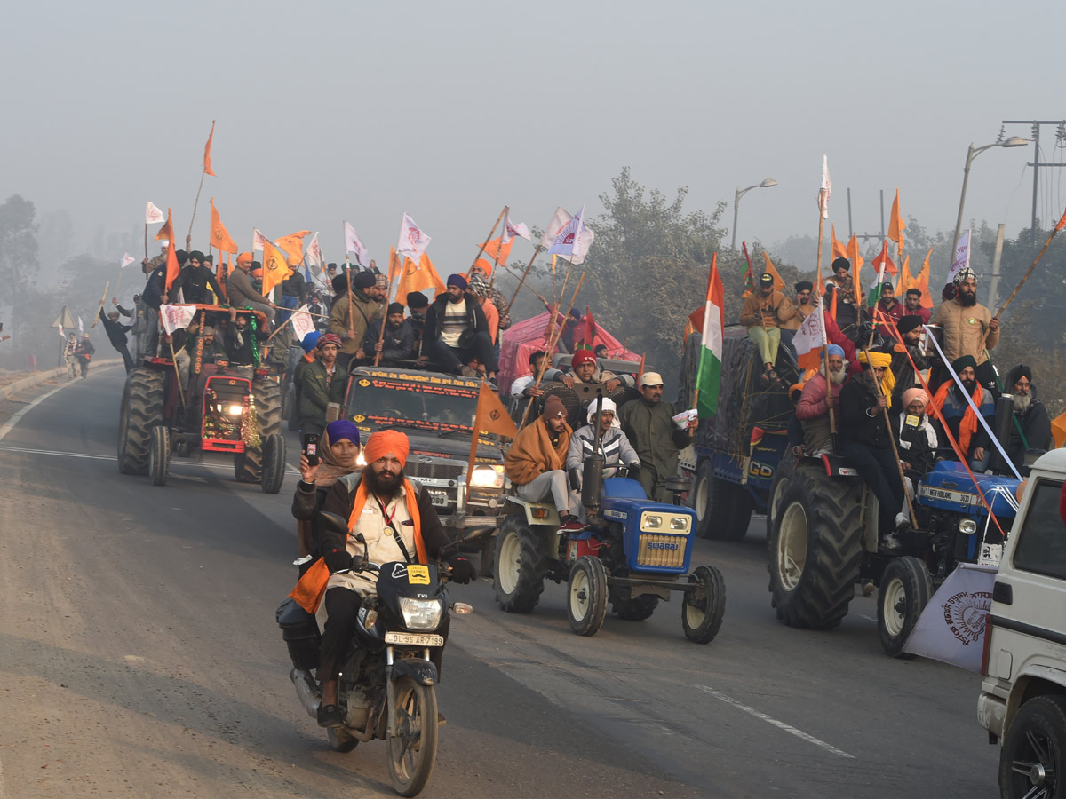 Farmers Protest in Delhi Photo Gallery - Sakshi11