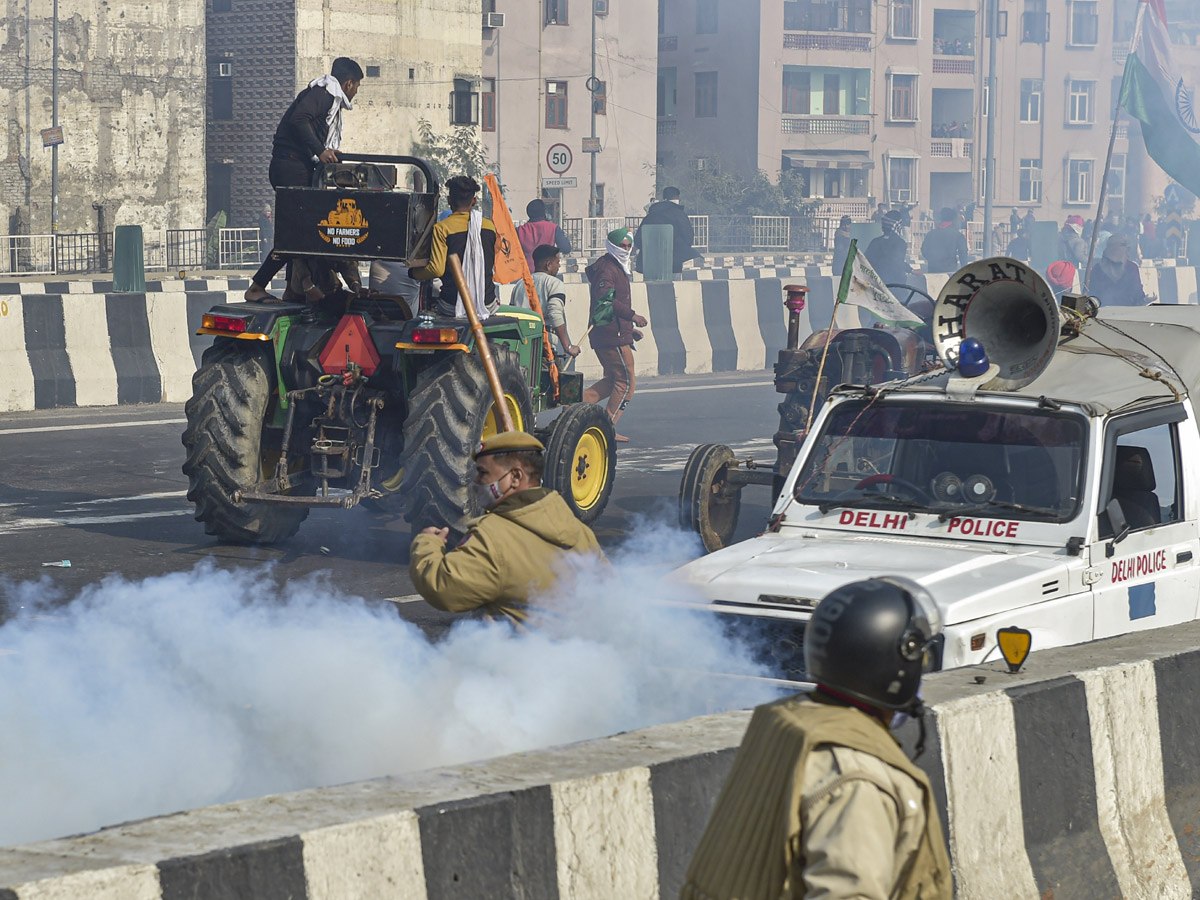 Farmers Protest in Delhi Photo Gallery - Sakshi14