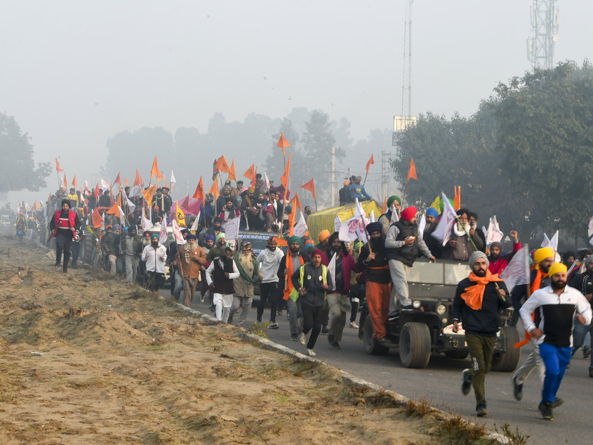 Farmers Protest in Delhi Photo Gallery - Sakshi16