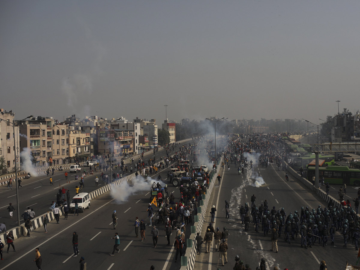 Farmers Protest in Delhi Photo Gallery - Sakshi32