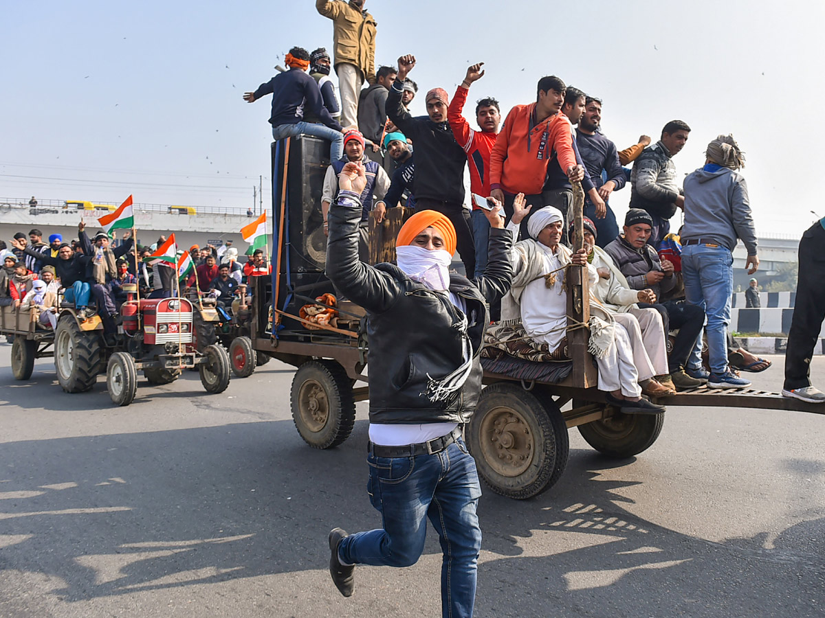 Farmers Protest in Delhi Photo Gallery - Sakshi33