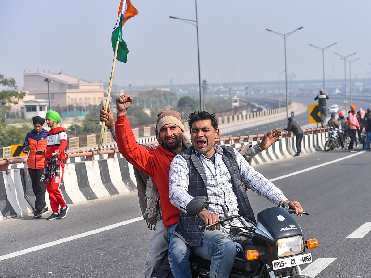 Farmers Protest in Delhi Photo Gallery - Sakshi35